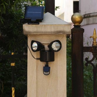 Podwójna lampa solarna z czujnikiem ruchu 