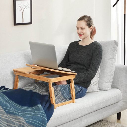 Bambusowy stolik na laptopa